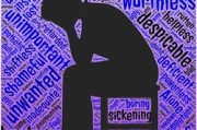 柑橘烏云？？歌詞解析：破碎美學(xué)與情感隱喻的詩(shī)意碰撞